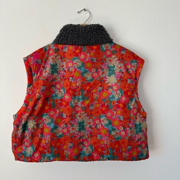 Natural Life Bright Colored Abstract Floral Fleece Lined Crop Vest - Picture 4 of 6